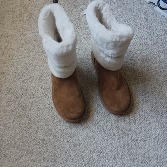 UGGs Koolaburra Dezi Tan suede boot size 9. Excellent like New condition - Picture 2 of 14